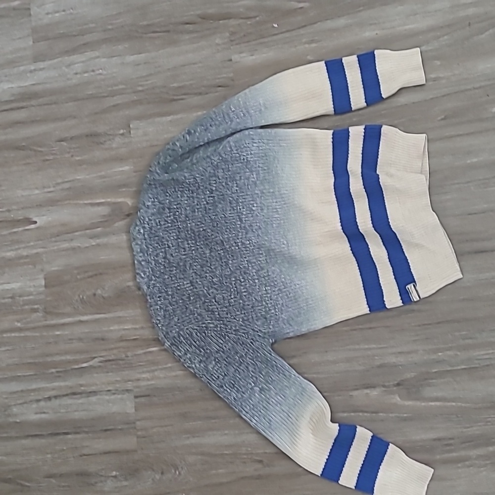 Sweater - Picture 4 of 5